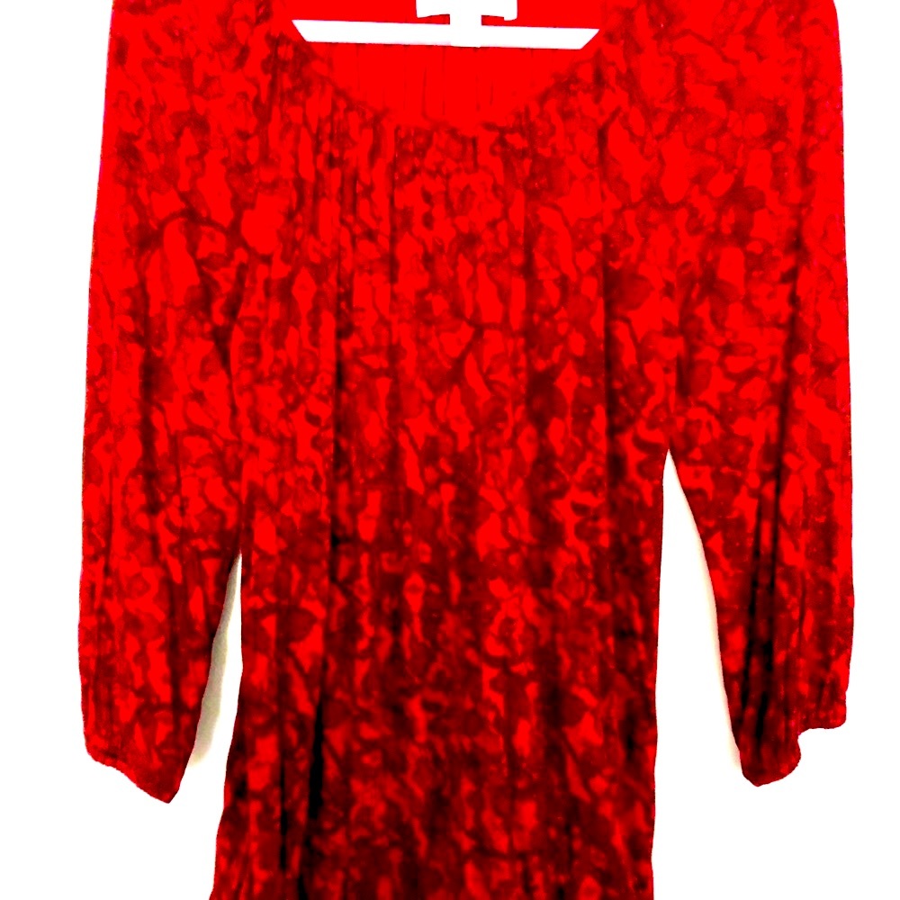 Michael Kors S Lightweight Beautiful Top. Light elastic bottom & 3/4 Sleeve